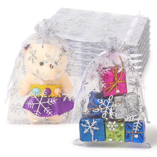 Hopttreely 100pcs Christmas Organza Bags 4X4.72 White Snowflake Christmas Small Mesh Drawstring Gift Bags Christmas Party Favor Goodie Candy Treat Bags.